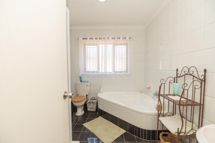 3 Bedroom Property for Sale in Summerstrand Eastern Cape